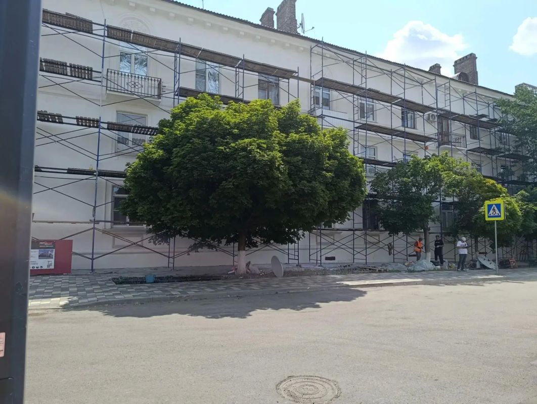 Амурская область обновляет облик четырех зданий в центре Амвросиевки