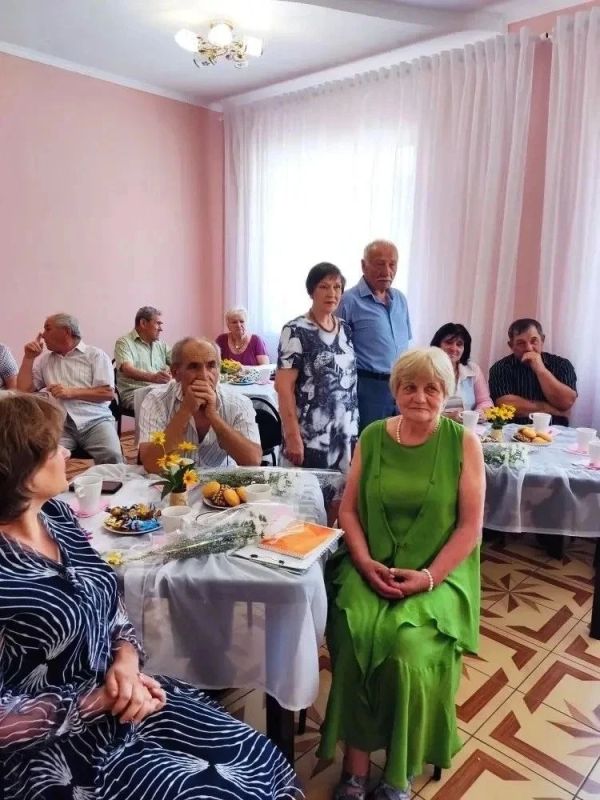 Семья - опора общества: в Харцызске чествовали крепкие супружеские пары Семья - опора общества: в Харцызске чествовали крепкие супружеские пары