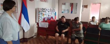 Начальник Василевского территориального отдела Ирина Щурова встретилась с колективом Василевского сельского клуба и библиотеки