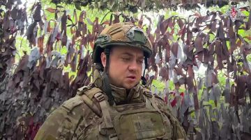 Немного о боевых действиях в Красном Лимане Начальник службы беспилотных систем 19 танкового полка рассказал о боевой работе подразделений в Красном Лимане: «Выйти противнику не дадут. Либо мы их уничтожим, либо они сдадутся...
