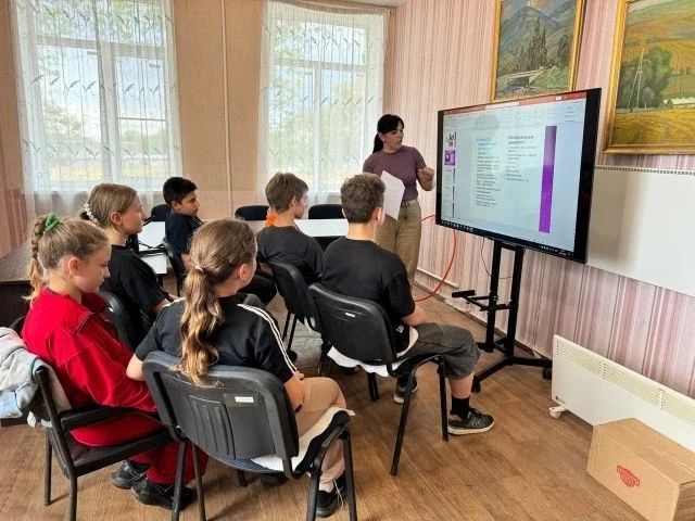 «О ценностях истинных и мнимых»: Обсуждение глубинных смыслов в Новозарьевском центре культуры «О ценностях истинных и мнимых»: Обсуждение глубинных смыслов в Новозарьевском центре культуры