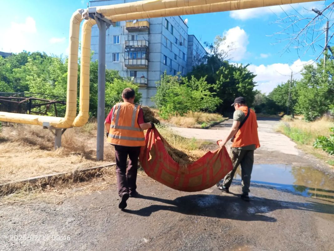 Продолжается работа по благоустройству в пгт Продолжается работа по благоустройству в пгт