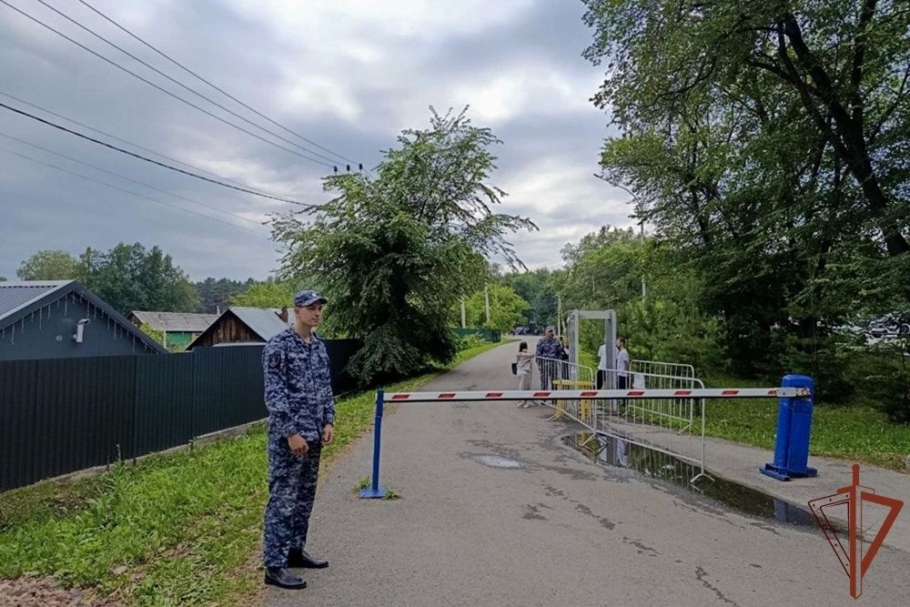Росгвардия обеспечила безопасность участников масштабных культурно-массовых мероприятий в Сибири Росгвардия обеспечила безопасность участников масштабных культурно-массовых мероприятий в Сибири