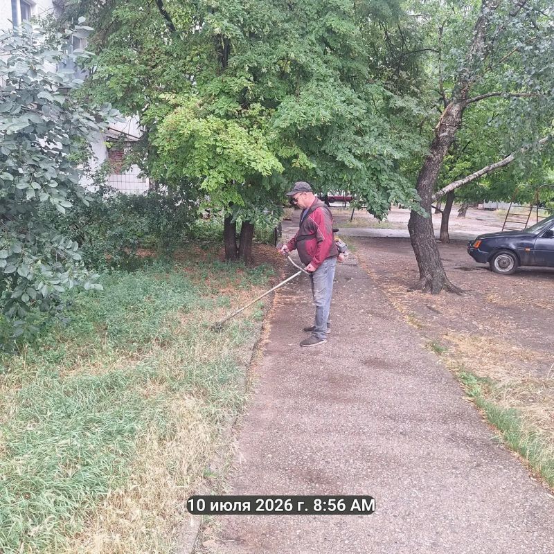 Продолжается работа по благоустройству в пгт Продолжается работа по благоустройству в пгт