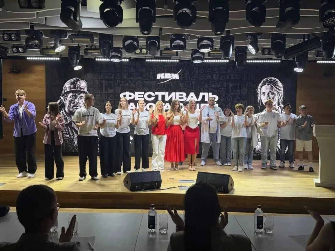 НА ВЫСШЕМ УРОВНЕ: КОМАНДА КВН «ГРАДУСЫ» ГУП ДНР «ДОНБАССТЕПЛОЭНЕРГО» ЗАНЯЛА ВТОРОЕ МЕСТО НА ВЫСШЕМ УРОВНЕ: КОМАНДА КВН «ГРАДУСЫ» ГУП ДНР «ДОНБАССТЕПЛОЭНЕРГО» ЗАНЯЛА ВТОРОЕ МЕСТО