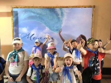 Воспитанники пришкольного лагеря «Территория детства» побывали в кинотеатре «Союз»