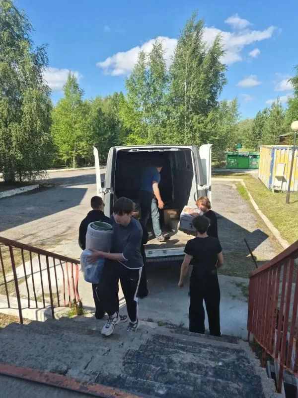 В Губкинском (ЯНАО) собрали гуманитарную помощи для жителей подшефных сел Волновахского округа В Губкинском (ЯНАО) собрали гуманитарную помощи для жителей подшефных сел Волновахского округа