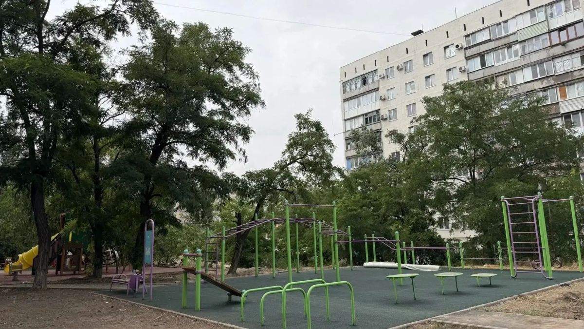 В Мариуполе завершается благоустройство дворов на проспекте Металлургов В Мариуполе завершается благоустройство дворов на проспекте Металлургов