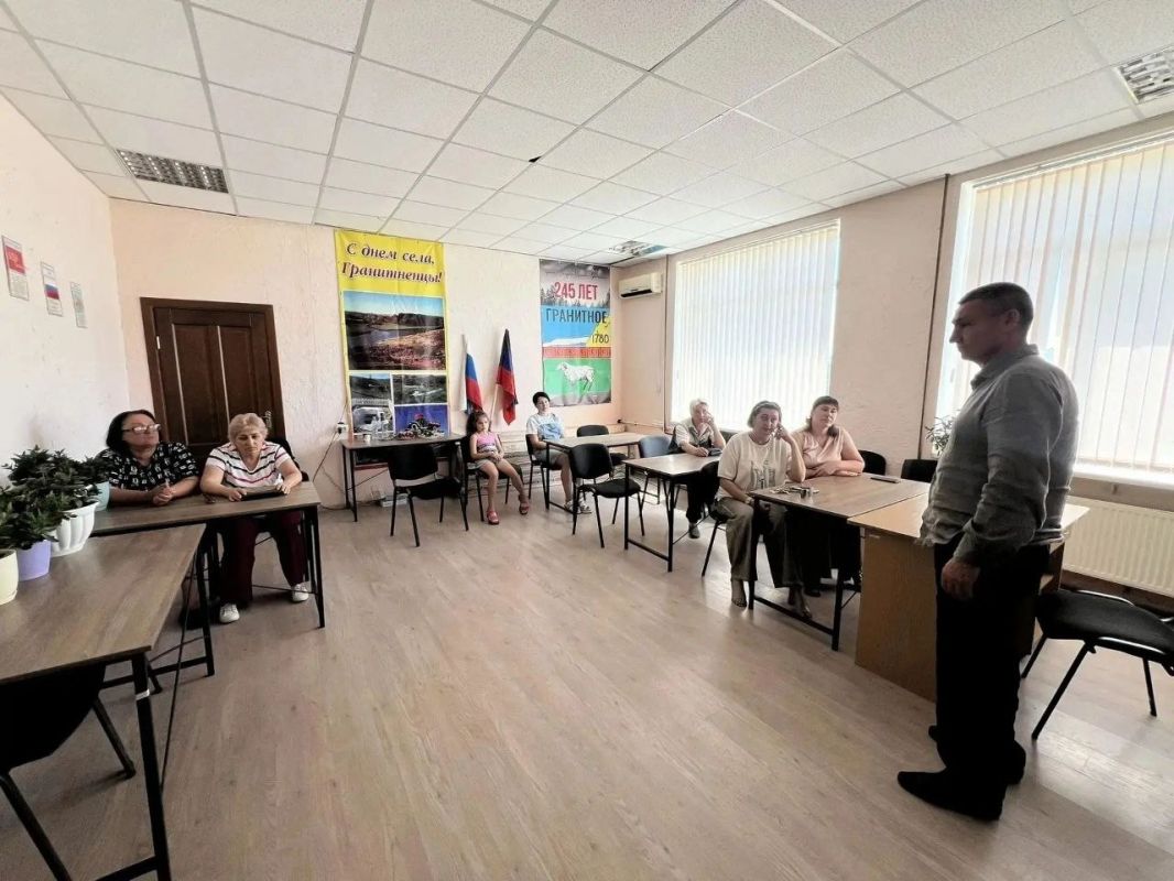 Сегодня руководитель Гранитненского территориального отдела Администрации Тельмановского муниципального округа провел встречу с жителями села Гранитное