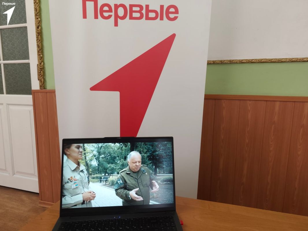 Взгляд изнутри. В преддверии 15 июля — трагической даты авиаудара по Снежному — активисты Движения приняли участие в онлайн-встрече, в рамках которой посмотрели документальный фильм о событиях 2014 года Фильм снят...