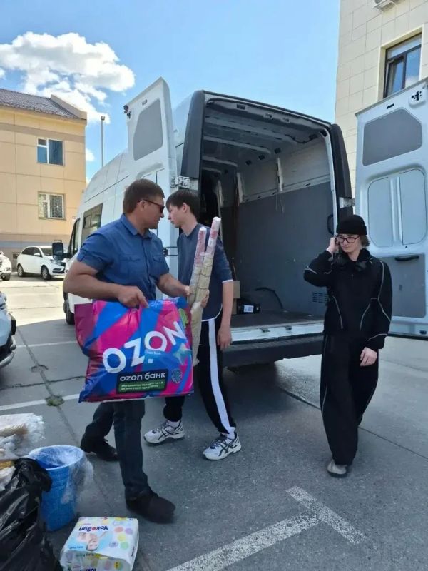 В Губкинском (ЯНАО) собрали гуманитарную помощи для жителей подшефных сел Волновахского округа В Губкинском (ЯНАО) собрали гуманитарную помощи для жителей подшефных сел Волновахского округа