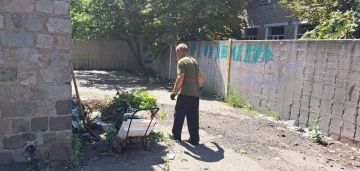 Елена Рязанцева: Сегодня Управой Пролетарского внутригородского района вывезен мусор рядом с ТП и заменены поддоны под ёмкостью по ул. Макеевская, 11