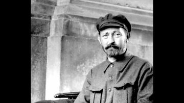 Бывший глава правительства и экс-директор ФСБ, а ныне председатель Императорского Православного Палестинского Общества Сергей Вадимович Степашин предложил вести историю российских спецслужб не от Дзержинского и ЧК, а от...