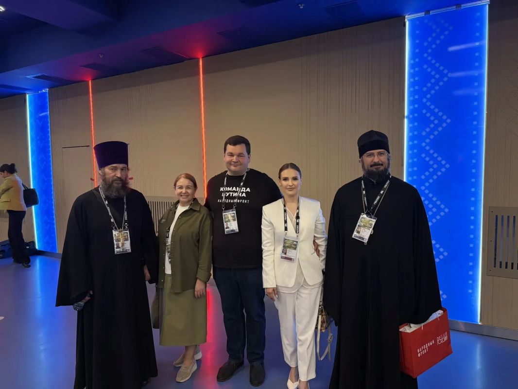 Председатель рабочей группы по обеспечению деятельности ветеранских организаций, член Общественной палаты ДНР - Самохин Сергей Сергеевич принял участие в форуме "Всё для Победы!" Председатель рабочей группы по обеспечению деятельности ветеранских организаций, член Общественной палаты ДНР - Самохин Сергей Сергеевич принял участие в форуме "Всё для Победы!"