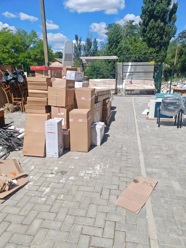 Забайкальский край доставил мебель и оборудование в музыкальную школу Старобешевского округа Забайкальский край доставил мебель и оборудование в музыкальную школу Старобешевского округа