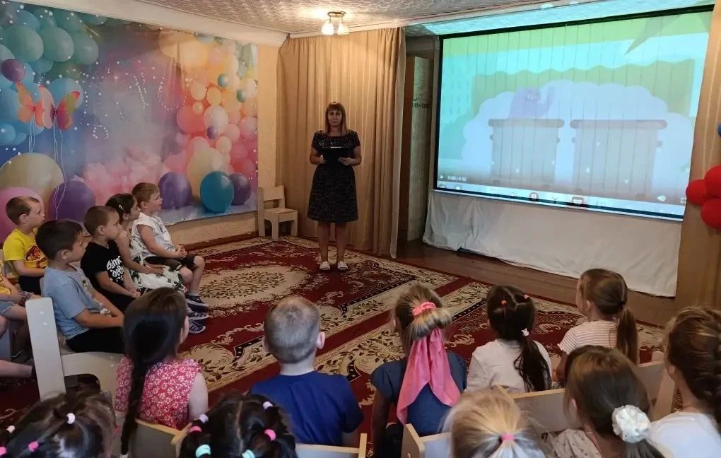 Наталья Бегуненко: В рамках федерального партийного проекта «Зеленая экономика» и проекта «Городская среда» в «Детском саду № 175» состоялся показ познавательных мультфильмов из цикла «Помощники Земли», посвященных важнейшим...