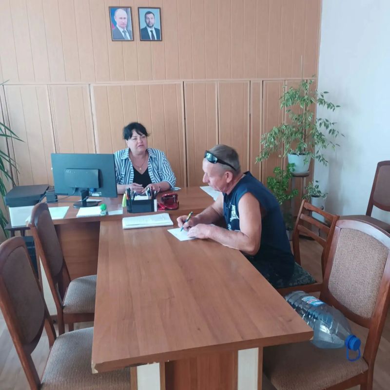 Депутат Снежнянского городского совета от политической партии ЛДПР Татьяна Владимировна Журавлёва провела приём граждан в Северном территориальном секторе