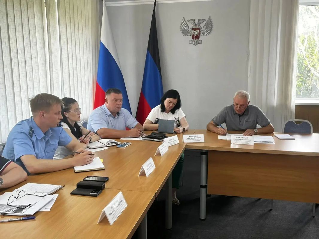 Евгений Поплавский: Провел еженедельное аппаратное совещание с руководителями ведомств и силовых структур Евгений Поплавский: Провел еженедельное аппаратное совещание с руководителями ведомств и силовых структур