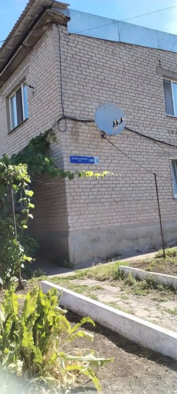 Наталья Великодная: В рамках работа штаба по жизнеобеспечению населенных пунктов аварийная служба водоотведения Тельмановского водоканала оперативно отработала поступившую заявку