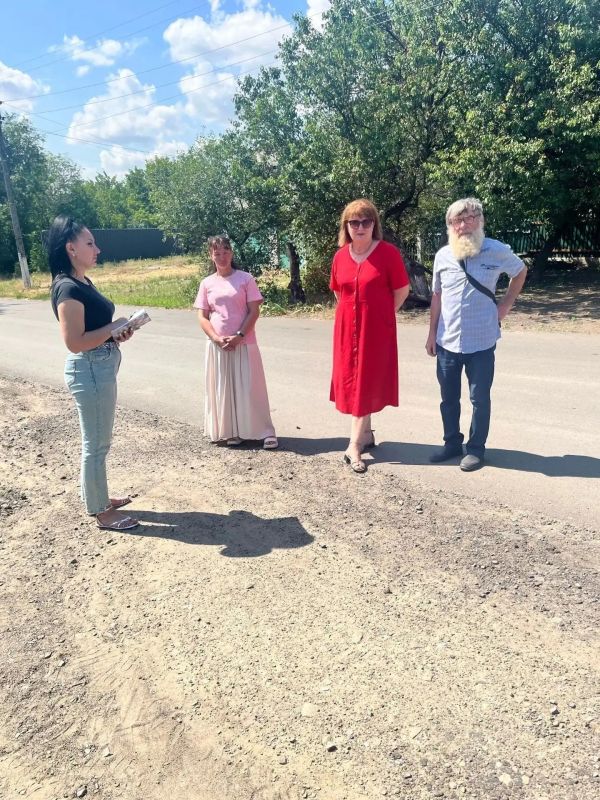 Сотрудники Зуевского территориального отдела Администрации муниципального образования провели встречу с жителями пгт Сотрудники Зуевского территориального отдела Администрации муниципального образования провели встречу с жителями пгт