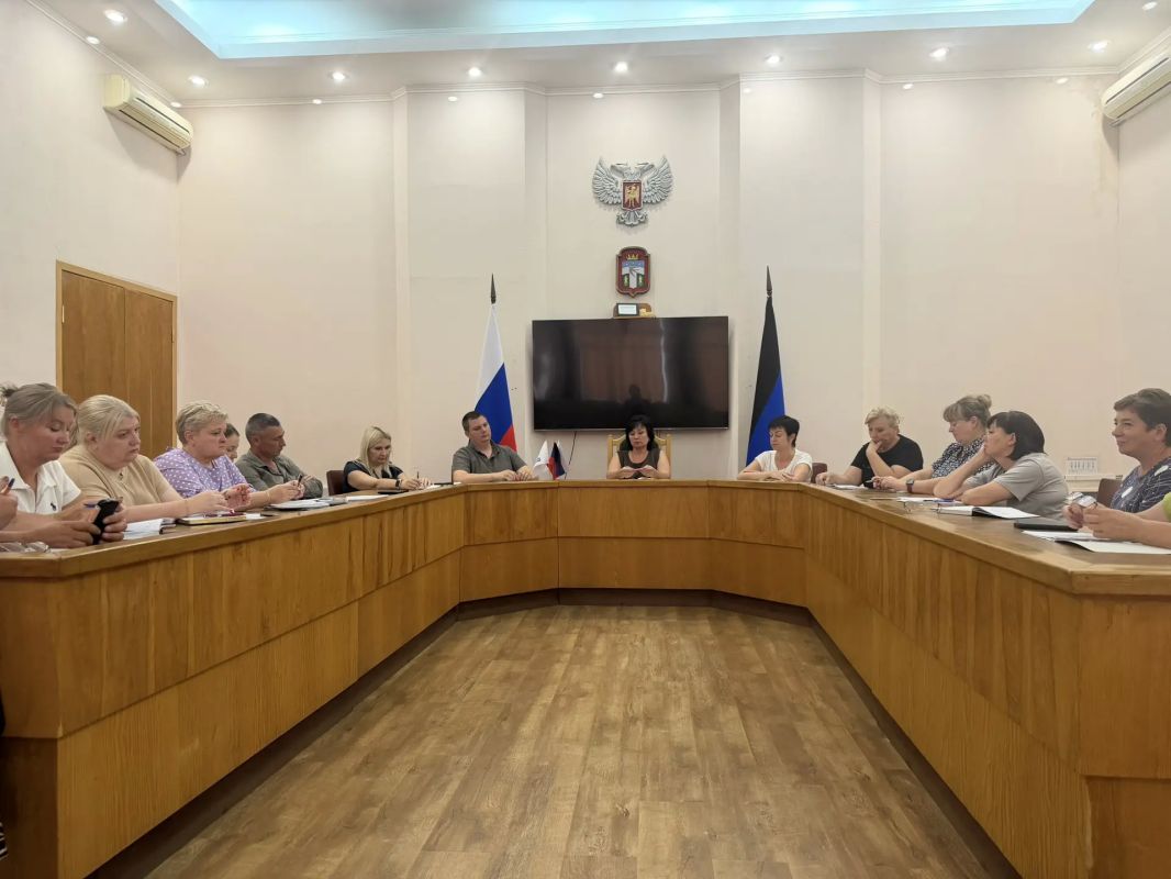 Наталья Великодная: Провела встречу с секретарями первичных отделений Тельмановского местного отделения Партии «Единая Россия» Наталья Великодная: Провела встречу с секретарями первичных отделений Тельмановского местного отделения Партии «Единая Россия»