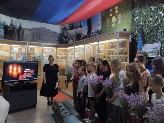 В учреждениях культуры Снежного прошли памятные мероприятия