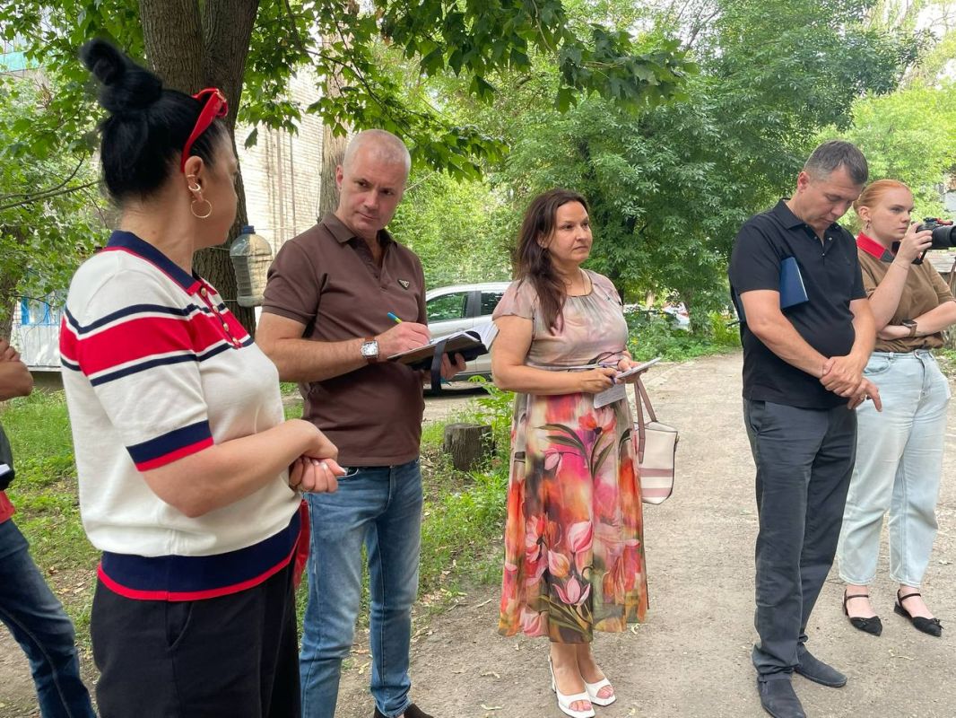 Анна Кондрыкинская: Провела встречу с жителями многоквартирных домов по улице Корниенко Анна Кондрыкинская: Провела встречу с жителями многоквартирных домов по улице Корниенко