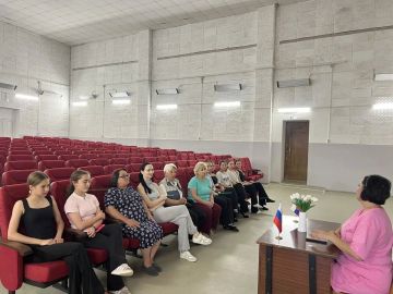 Представитель Общественного совета Тельмановского муниципального округа провела встречу с трудовым коллективом Гранитненского сельского клуба в селе Гранитное