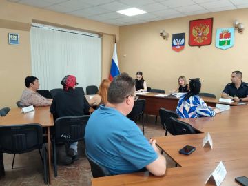 15 июля в администрации Амвросиевского муниципального округа состоялось очередное заседание комиссии по делам несовершеннолетних и защите их прав