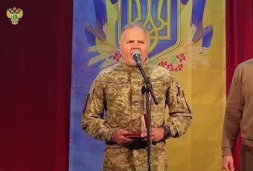 Жан Карло Джонсон из Бразилии в свои 60 лет решил заработать нетривиальным способом