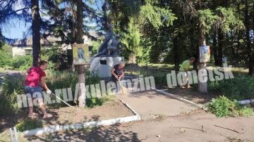 Сотрудники учреждений спорта, культуры и образования присоединились к еженедельной акции «Чистый четверг»