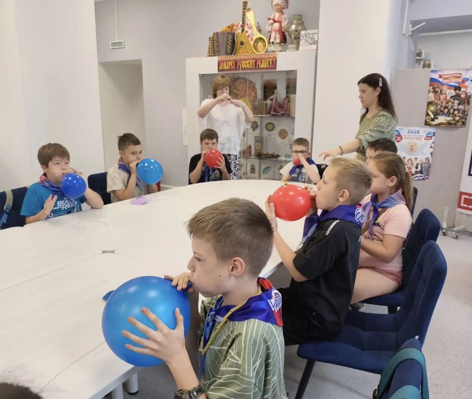 На один день воспитанники "Ромашки" стали героями "Цветика-семицветика" На один день воспитанники "Ромашки" стали героями "Цветика-семицветика"
