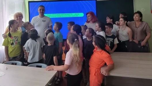 Сегодня в пришкольном лагере "Гвардеец" состоялось интересное мероприятие, которое провёл инструктор-методист АНО ДПО Центр "Воин" Кириенко Никита Викторович Сегодня в пришкольном лагере "Гвардеец" состоялось интересное мероприятие, которое провёл инструктор-методист АНО ДПО Центр "Воин" Кириенко Никита Викторович