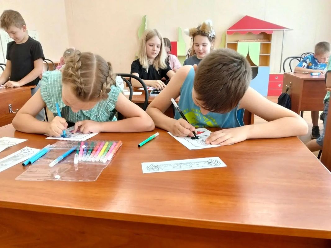 В рамках проекта "Дворовые практики" в МБУДО "ДДЮТ" состоялся мастер-класс по изготовлению игрушки из бумаги и игровая программа "Юные актеры" В рамках проекта "Дворовые практики" в МБУДО "ДДЮТ" состоялся мастер-класс по изготовлению игрушки из бумаги и игровая программа "Юные актеры"