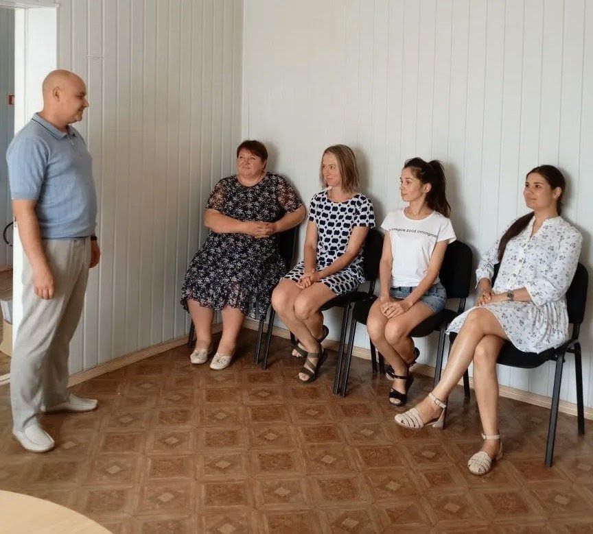 Управляющий делами Администрации Тельмановского муниципального округа провел встречу с трудовым коллективом Филиала №28 Государственного казенного учреждения Донецкой Народной Республики «Республиканский центр по...