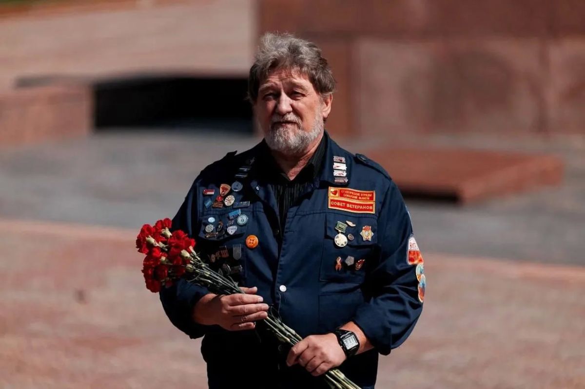 Молодежь Самары почтила память мирных жителей, погибших при авиаударе по Снежному Молодежь Самары почтила память мирных жителей, погибших при авиаударе по Снежному