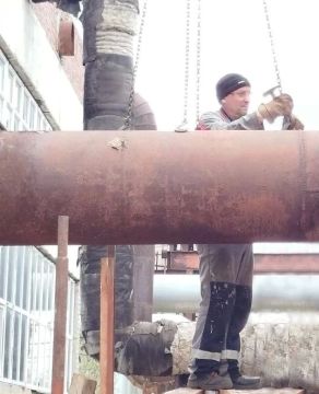 НАДЕЖНОСТЬ В ДЕТАЛЯХ: СПЕЦИАЛИСТЫ ФИЛИАЛА "ХАРЦЫЗСКТЕПЛОСЕТЬ" ВОССТАНОВИЛИ КОЛЛЕКТОР НА КОТЕЛЬНОЙ №11