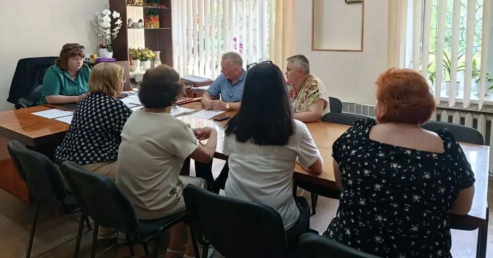 Наталья Бегуненко: В рамках проекта «УПРАВДОМ» заместитель руководителя Управы Петровского внутригородского района Администрации г.о. Донецк Чуб Сергей Васильевич провел рабочую встречу с представителями Единого... Наталья Бегуненко: В рамках проекта «УПРАВДОМ» заместитель руководителя Управы Петровского внутригородского района Администрации г.о. Донецк Чуб Сергей Васильевич провел рабочую встречу с представителями Единого...