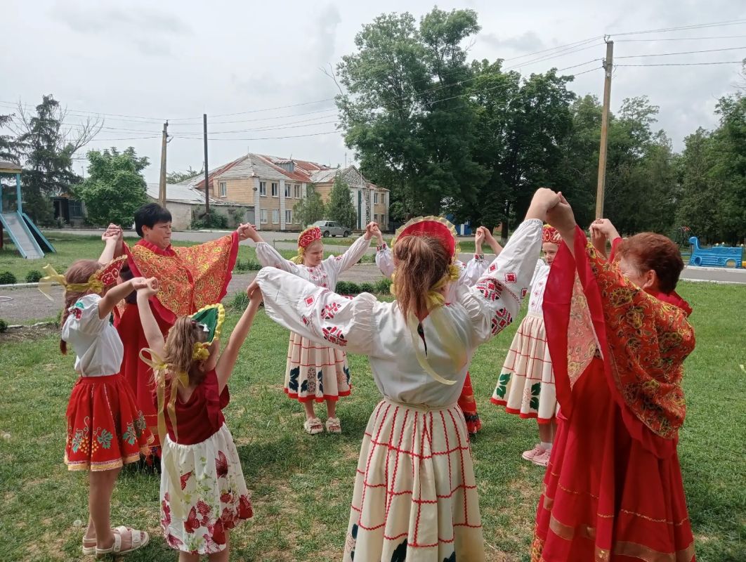 2026 год объявлен Годом Единства народов России — временем, призванным укрепить уважение и взаимопонимание, раскрыть культурное богатство и напомнить о том, что сила нашей страны — в сплоченности народов 2026 год объявлен Годом Единства народов России — временем, призванным укрепить уважение и взаимопонимание, раскрыть культурное богатство и напомнить о том, что сила нашей страны — в сплоченности народов