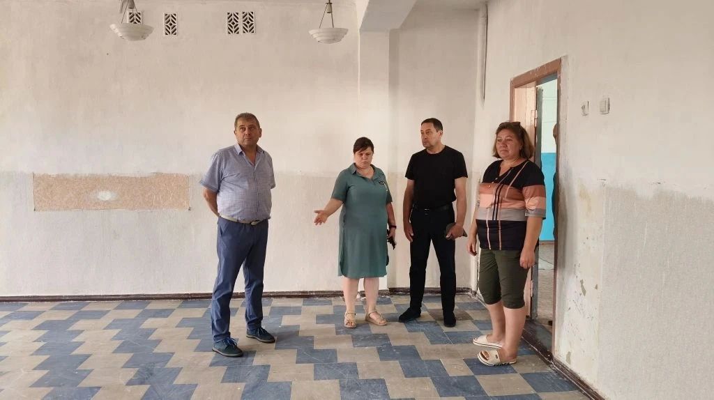 Константин Зинченко: Встретился с трудовым коллективом Владимировской школы № 1 Константин Зинченко: Встретился с трудовым коллективом Владимировской школы № 1