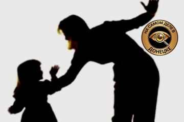 Горе-мамаша из Старобешево пыталась задушить свою 4-летнюю дочь в кроватке