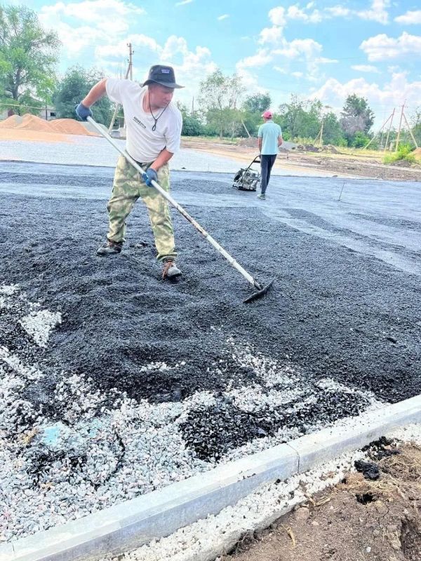 Проверил ход работ по благоустройству зоны отдыха в селе Новоянисоль Проверил ход работ по благоустройству зоны отдыха в селе Новоянисоль