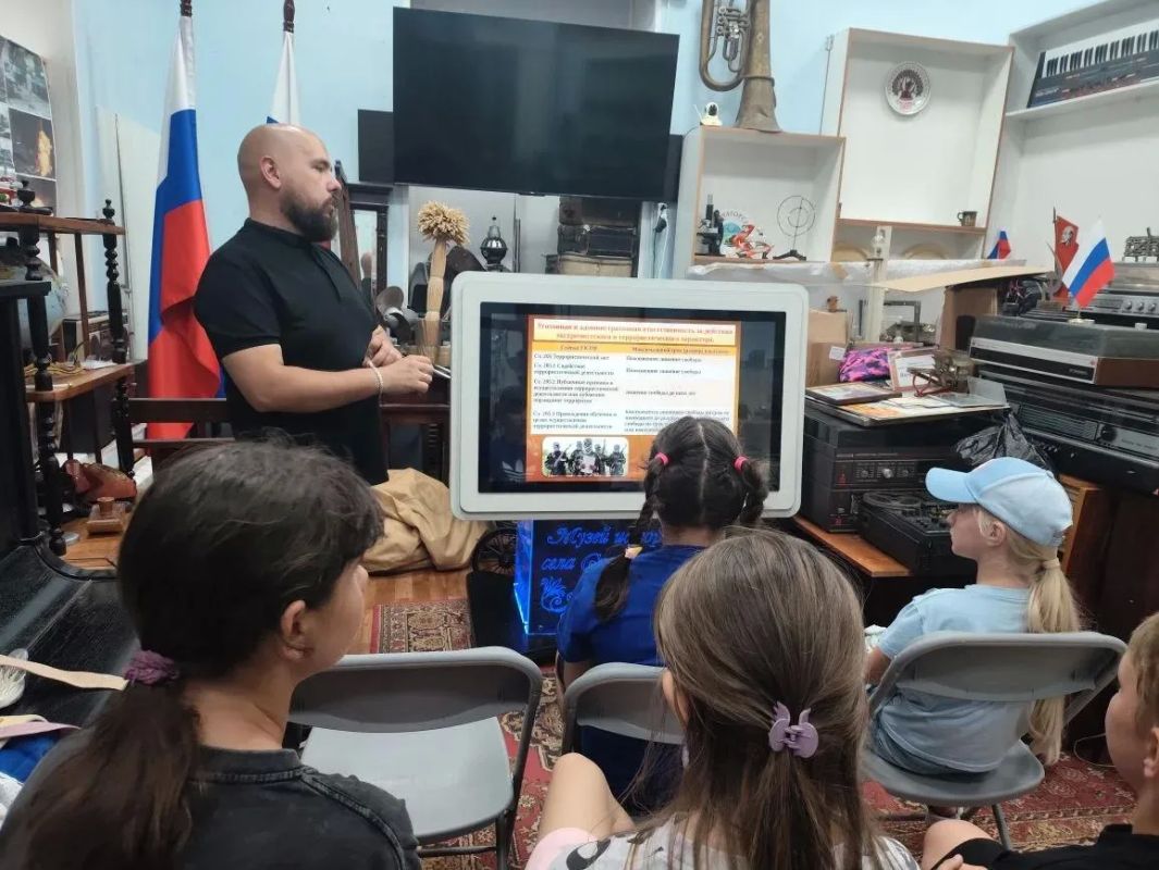 17 июля в МКУ "Музей истории села Старченково" прошла лекция «Гражданская и уголовная ответственность за проявление экстремизма» 17 июля в МКУ "Музей истории села Старченково" прошла лекция «Гражданская и уголовная ответственность за проявление экстремизма»