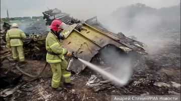 Танец памяти: в ДНР почтили жертв крушения рейса MH17