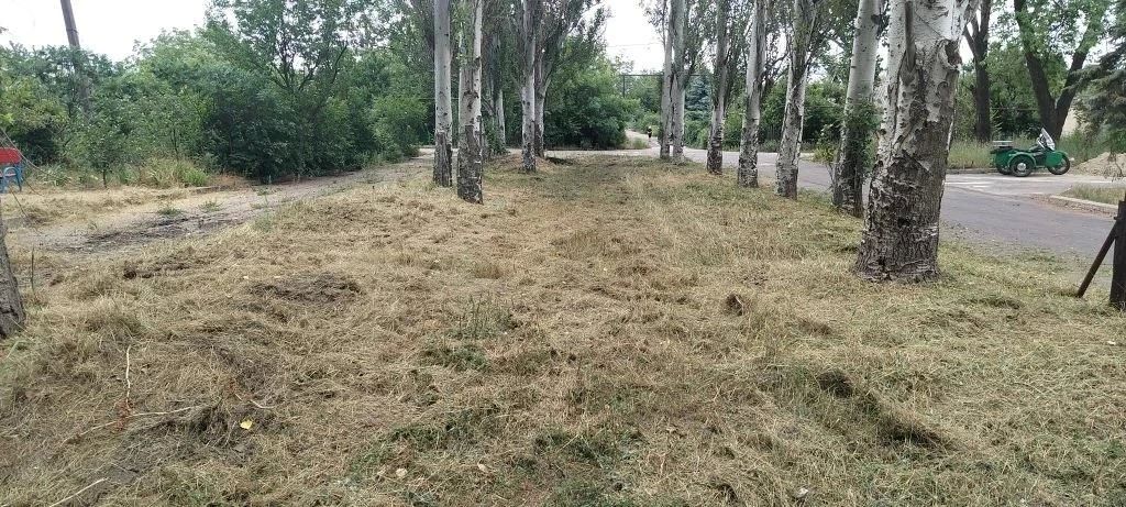 На протяжении всего лета в посёлке Новолуганское продолжался покос карантинных трав — и всё благодаря неравнодушным жителям, которые не остались равнодушны к своему посёлку На протяжении всего лета в посёлке Новолуганское продолжался покос карантинных трав — и всё благодаря неравнодушным жителям, которые не остались равнодушны к своему посёлку