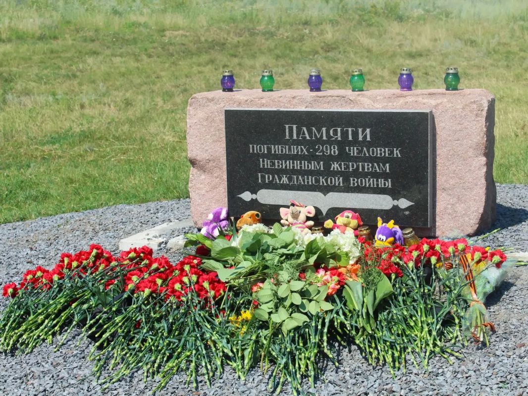 12 лет назад, 17 июля 2014 года, произошла авиационная катастрофа самолёта Boeing 777 авиакомпании Malaysia Airlines, выполнявшего плановый рейс из Амстердама в Куала-Лумпур