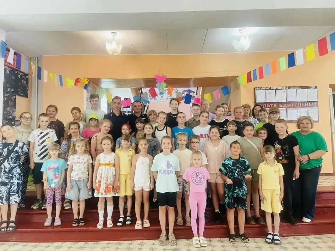 В Снежном продолжает работу летняя площадка «Творческий калейдоскоп» В Снежном продолжает работу летняя площадка «Творческий калейдоскоп»