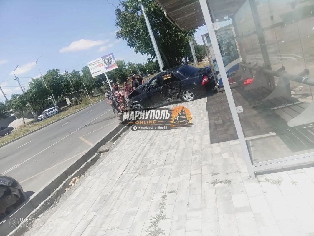 Смертельное ДТП в Мариуполе: погиб водитель "Таврии" Смертельное ДТП в Мариуполе: погиб водитель "Таврии"