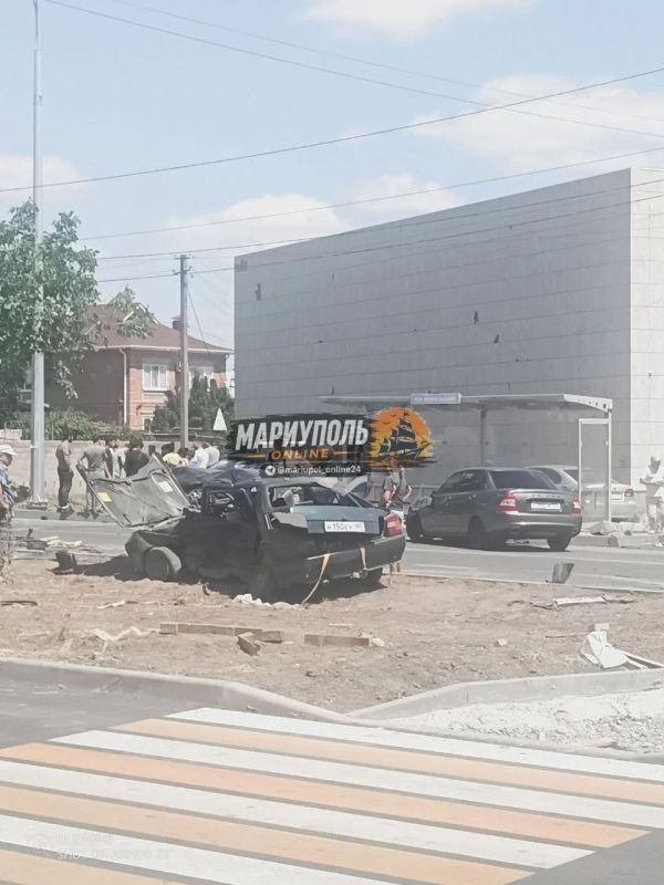 Смертельное ДТП в Мариуполе: погиб водитель "Таврии" Смертельное ДТП в Мариуполе: погиб водитель "Таврии"