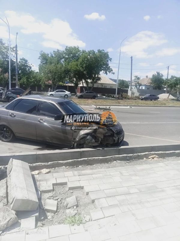 Смертельное ДТП в Мариуполе: погиб водитель "Таврии" Смертельное ДТП в Мариуполе: погиб водитель "Таврии"